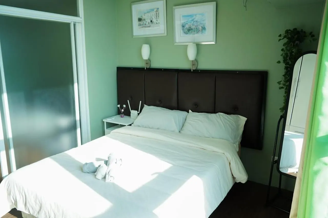 Beautiful 1-Bedroom Condo In Makati - Pool, Gym & Near Airport Manila Philippines