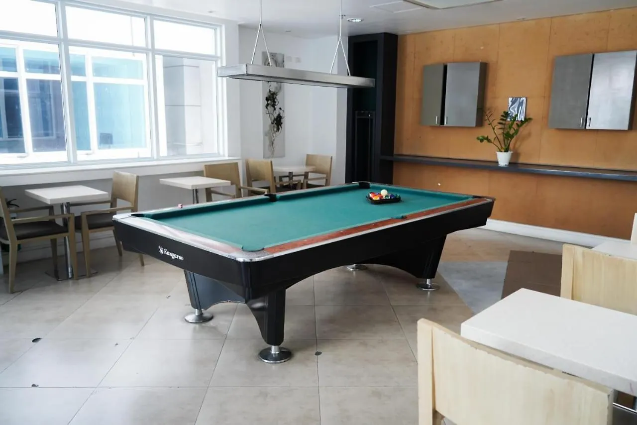 Beautiful 1-Bedroom Condo In Makati - Pool, Gym & Near Airport Manila
