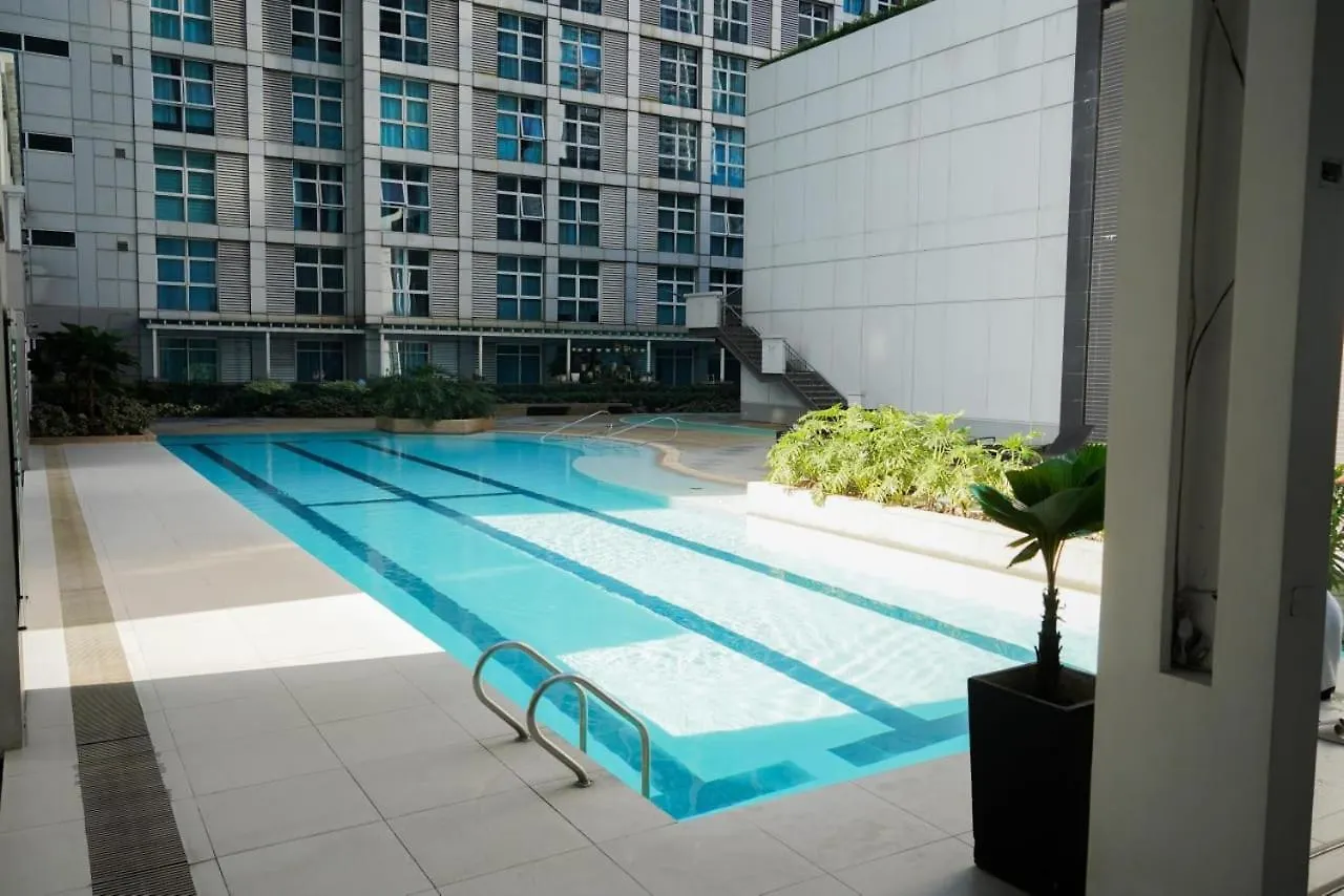 Beautiful 1-Bedroom Condo In Makati - Pool, Gym & Near Airport Manila Apartment